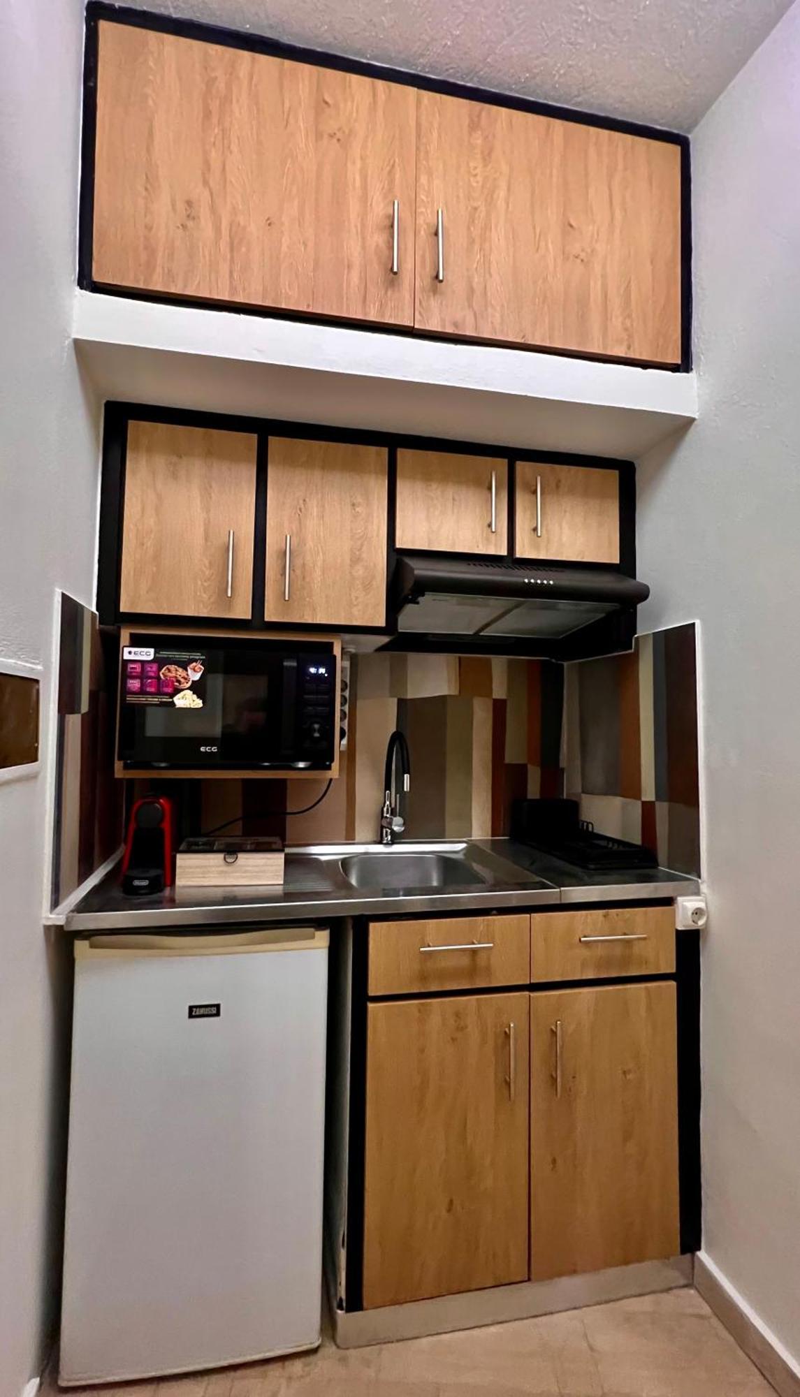 Central Studio Semi-Basement Ираклион Экстерьер фото