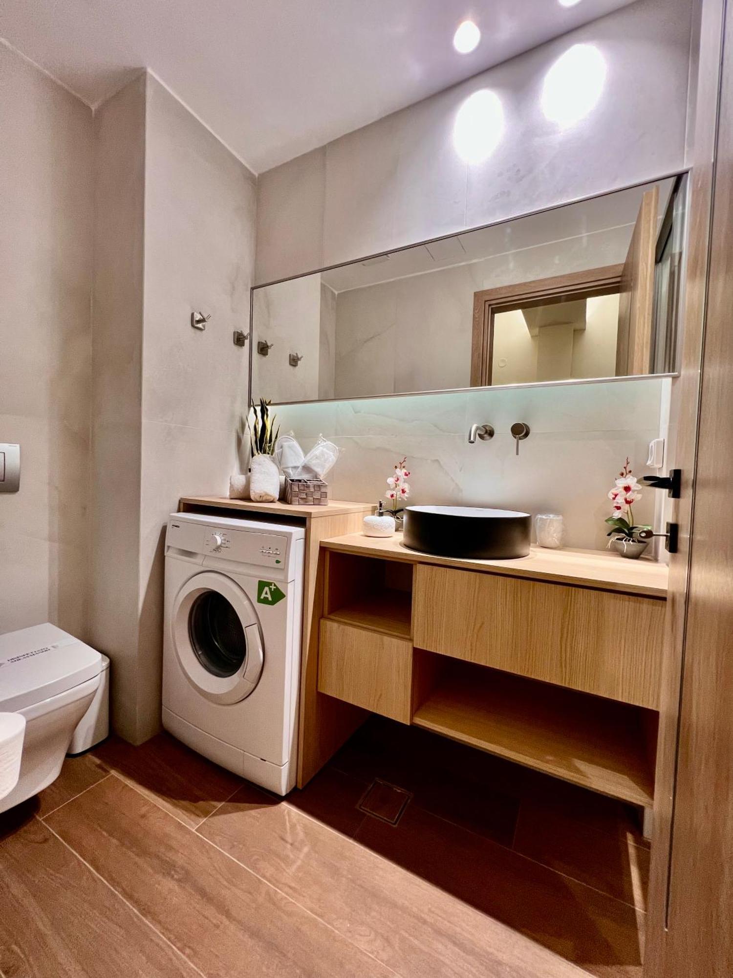 Central Studio Semi-Basement Ираклион Экстерьер фото