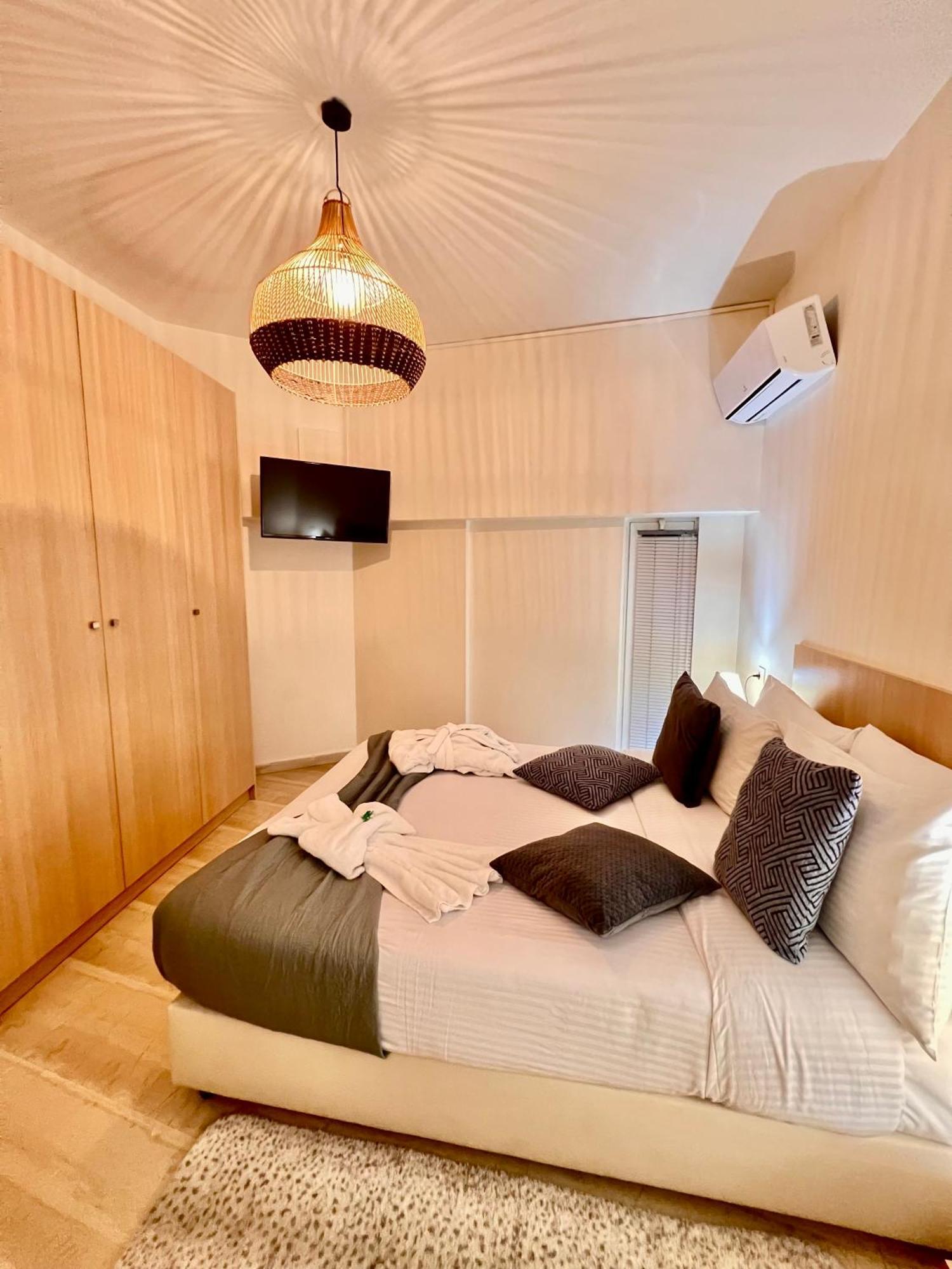 Central Studio Semi-Basement Ираклион Экстерьер фото